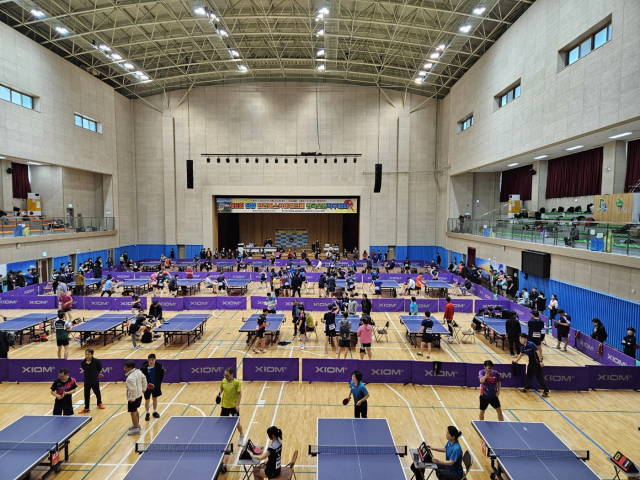 제7회 단양만천하스카이워크배 전국오픈탁구대회가 오는 29~30일 단양 국민체육센터에서 펼쳐진다. 사진은 지난 대회 모습. 단양=이상복 기자 cho2225@cctoday.co.kr