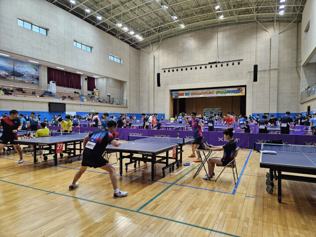 제7회 단양만천하스카이워크배 전국오픈탁구대회가 오는 29~30일 단양 국민체육센터에서 펼쳐진다. 사진은 지난 대회 모습. 단양=이상복 기자 cho2225@cctoday.co.kr