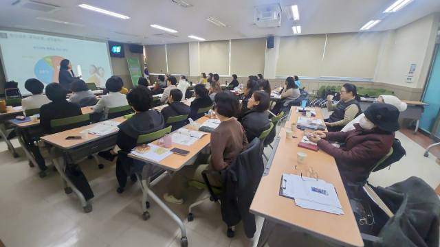 생활지원사 교육 모습.제천시노인회 취업지원센터 제공