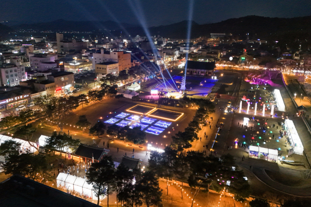 봄밤의 행복한 추억‘부여 국가유산 야행’, 구름 인파 몰려