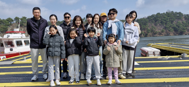 2025년 괴산 서울농장체험프로그램에 참여한 가족들 모습. 괴산군 제공