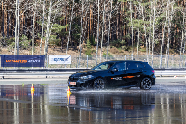 지난 4일 독일 로가우 소재 세귤라 테크놀로지스 테스트 센터에서 진행된 ‘벤투스 에보 드라이빙 익스피리언스 2025 (Ventus evo Driving Experience 2025)’ 행사사진. 한국타이어 제공.