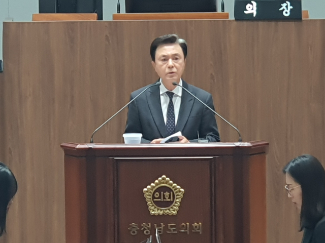 김태흠 충남지사가 9일 제358회 도의회 임시회 제2차 본회의에서 도정질의를 진행하고 있다. 사진=권혁조 기자.