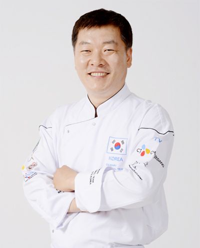 ▲ 이윤호 충청대 호텔조리파티쉐과 교수