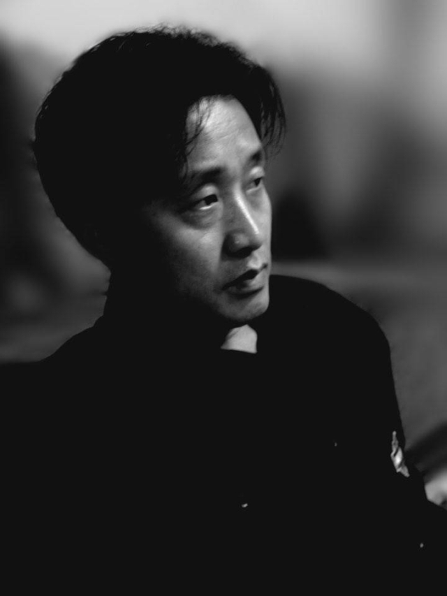 제37회 정지용문학상에 허연 시인의 ‘작약과 공터’가 선정됐다.(사진/옥천군 제공)