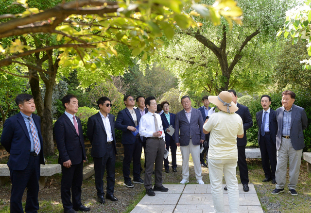 대한민국지방신문협의회는 24일 경남 진주시 k기업가정신센터에서 제2차 사장단 정기회의를 열었다. 대신협 공동취재단