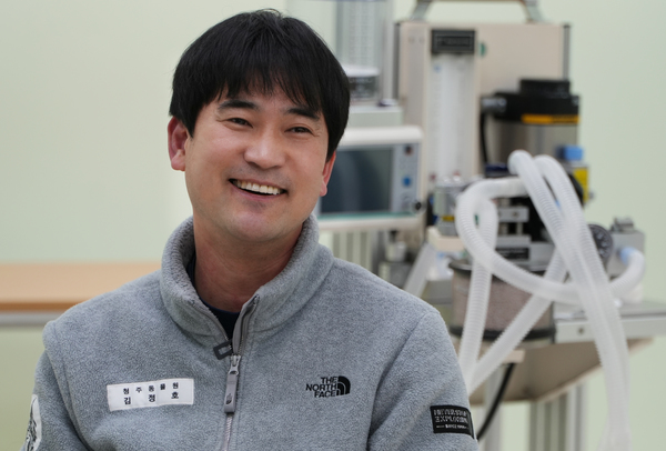 충북 1호 야생동물 수의사 김정호씨