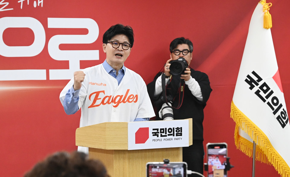 국민의힘 한동훈 제21대 대통령 선거 경선 후보가 28일 대전 동구 국민의힘 대전시당에서 당원 간담회를 열고 당원들과 소통의 시간을 가지고 있다. 김주형 기자 kjh2667_@cctoday.co.kr