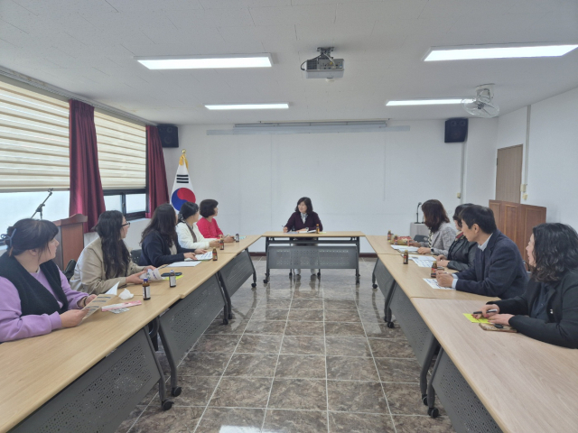 지역사회 복지서비스 민·관 자원연계 활성화를 위한 실무 담당자들이 교육복지 증진을 위한 업무 협조 체계 구축을 위한 협의회를 개최했다.