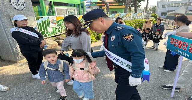 어린이 안전띠 착용 일상화를 위한 캠페인전개 부여경찰서제공