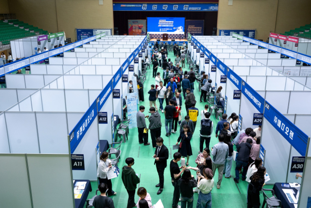 제천시는 세명대학교와 함께 지난 14일 세명대학교 체육관에서 시민들을 위한 2025 제천시 취업박람회를 성황리에 개최해 인기다. 제천시 제공