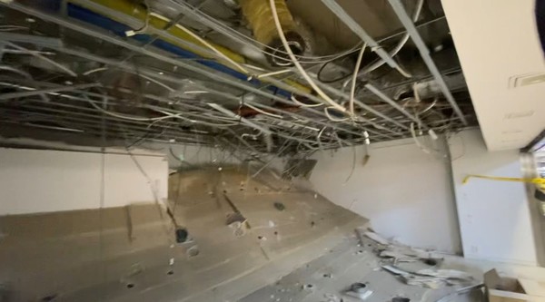 대전 중구 중앙로 지하상가 내 한 점포에서 발생한 천장 마감재 붕괴사고 현장 사진. 대전소방본부 제공