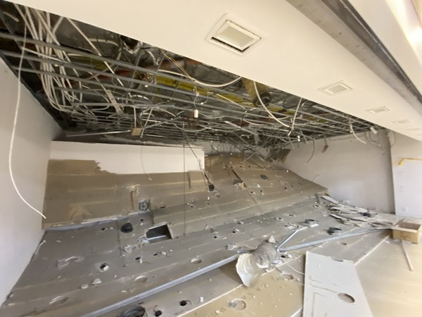 대전 중구 중앙로 지하상가 내 한 점포에서 발생한 천장 마감재 추락사고 현장 사진. 대전소방본부 제공