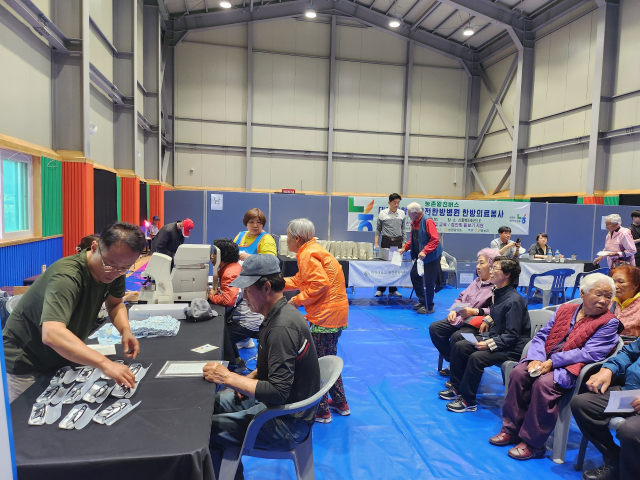 신풍에서 열린 농촌왕진버스 운영 모습.