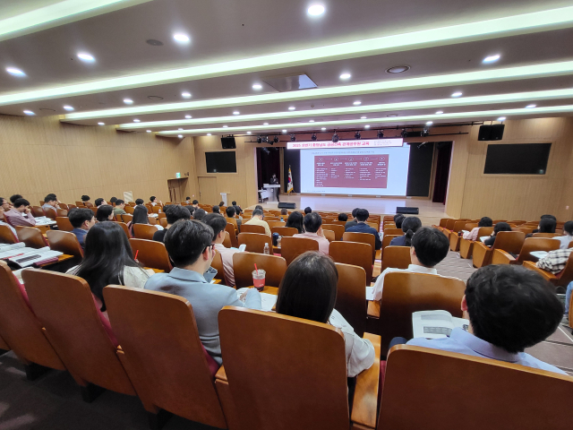 충남도는 22일 충남도서관 문화교육동에서 ‘2025 상반기 공공건축 관계공무원 교육’을 실시했다. 충남도 제공