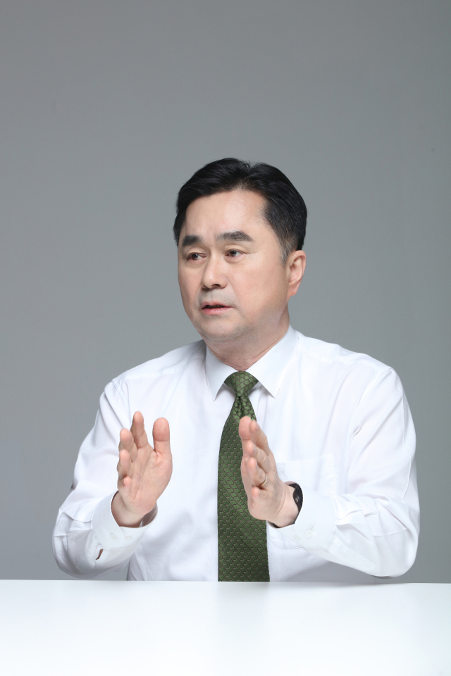 무소속 김종민 국회의원(세종갑)은 27일 이낙연 전 국무총리와 김문수 전 경기도지사의 선거 연대에 대해 “정치적 탈선이며 민심의 냉엄한 심판을 받을 것”이라고 강하게 비판했다.