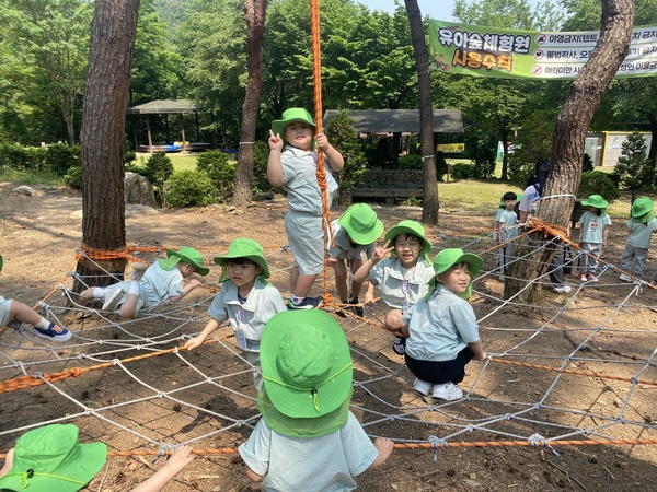 ▲ 천안 쌍용초병설유치원 ‘태학산 자연숲놀이’