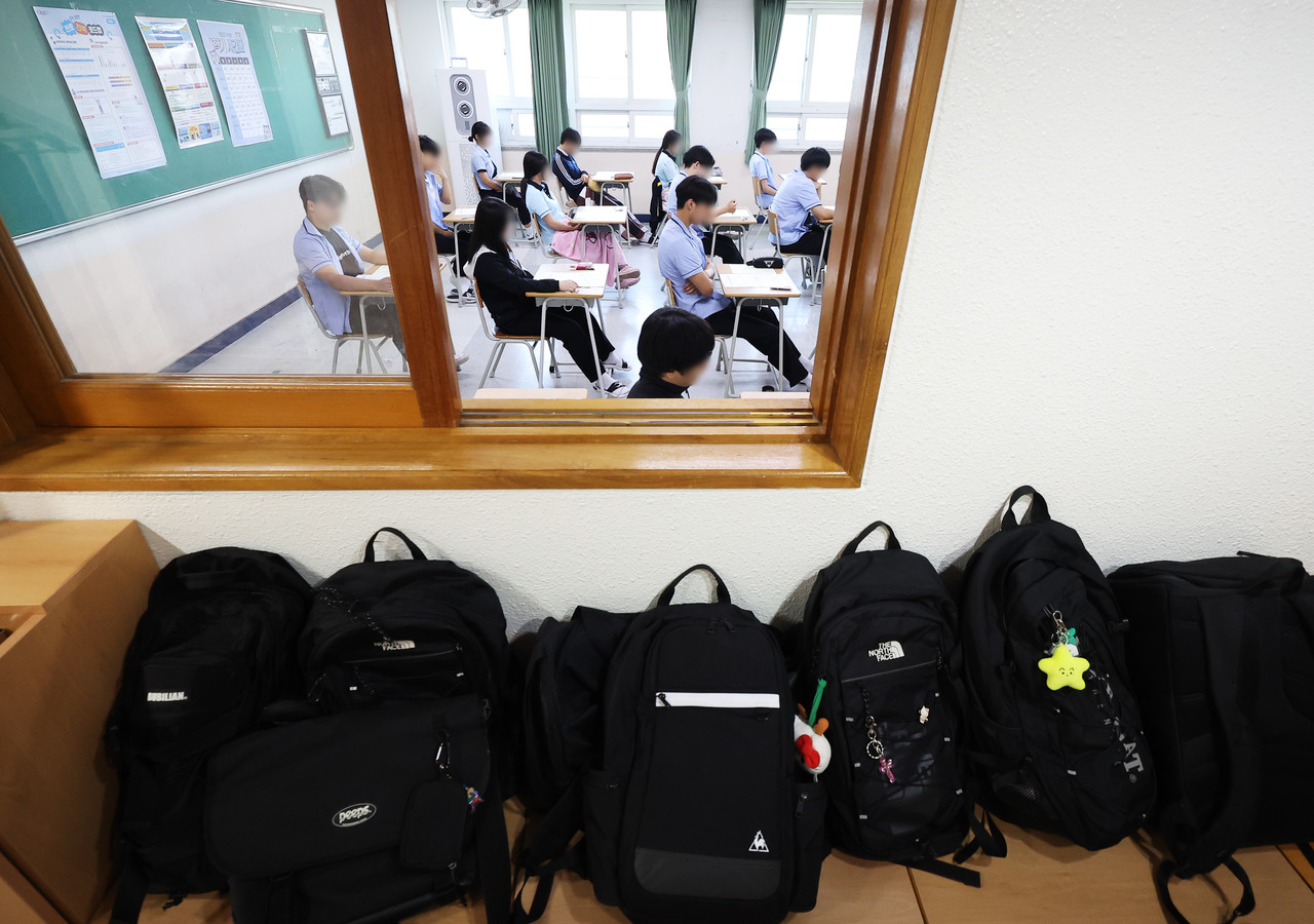 2025학년도 수능 6월 모의평가가 실시된 2024년 6월 4일 오전 경기도 수원시 조원고등학교에서 3학년 학생들이 시험 시작을 기다리고 있다. 2024.6.4  사진=연합뉴스.