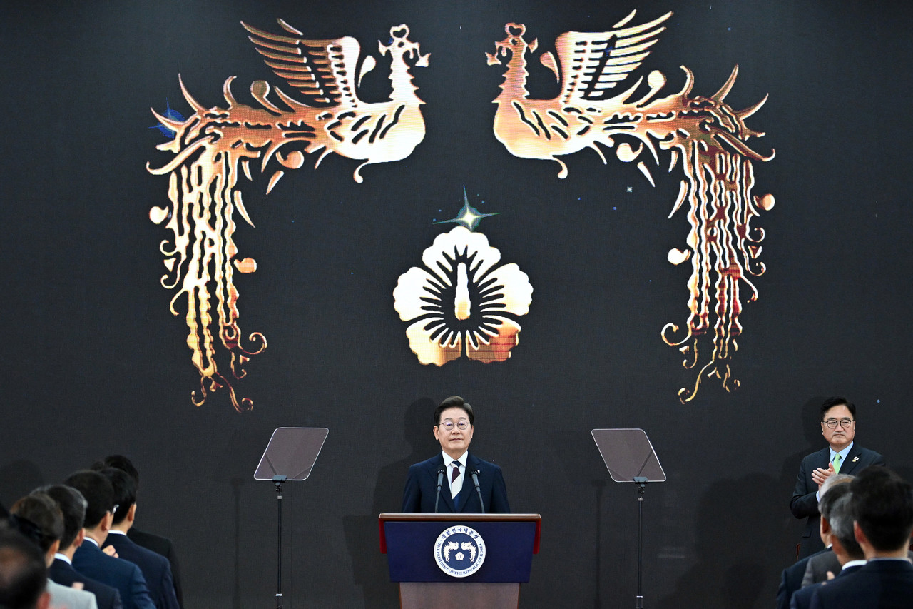 이재명 대통령이 4일 서울 여의도 국회에서 열린 제21대 대통령 취임선서식에서 박수를 받고 있다. 2025.6.4 [국회사진기자단] 사진=연합뉴스. 