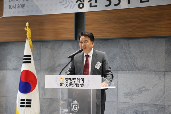 김영환 충북도지사가 창간 축사를 하고 있다. 사진=송휘헌 기자