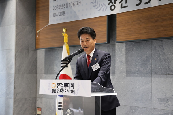 이양섭 충북도의회 의장이 창간 축사를 하고 있다. 사진=송휘헌 기자