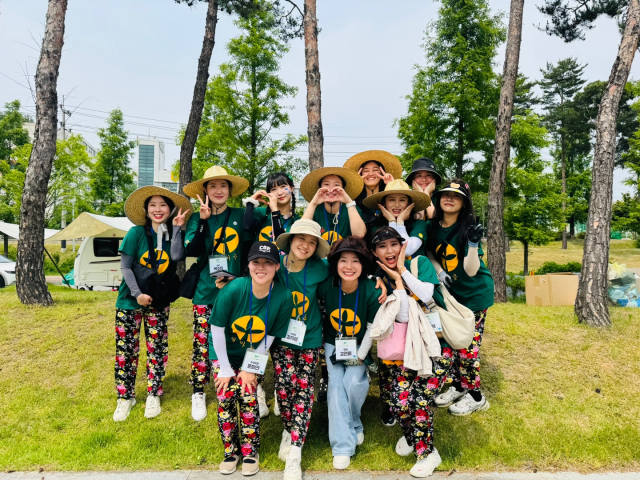 충남 천안 두정동 소재 늘푸른유치원(원장 김연희)은 최근 온 가족이 함께 모여 지속 가능한 지구 환경을 위한 실천을 함께 나누는 ‘그린 뮤직 N 아나바다’ 행사를 개최했다.