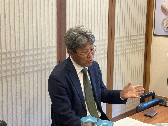 박장현 한국천문연구원 원장이 지난 10일 대전 서구 만년동에서 진행된 기자간담회에 참석해 천문연의 장기비전과 성장전략에 대해 설명하고 있다.사진=윤경식 기자