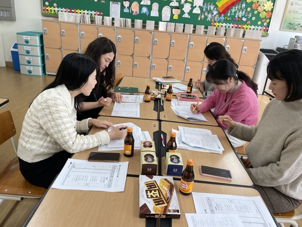 ▲ 교사 연수 중 유·초 연계교육 사례를 공유하는 장면.  대전교육청 제공