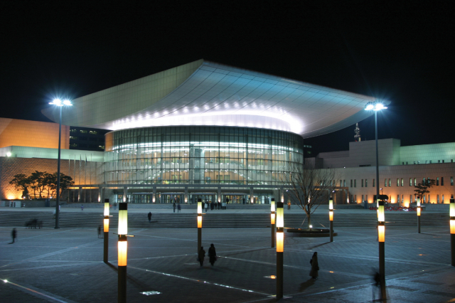 대전예술의전당 야간 전경. 대전예술의전당 제공