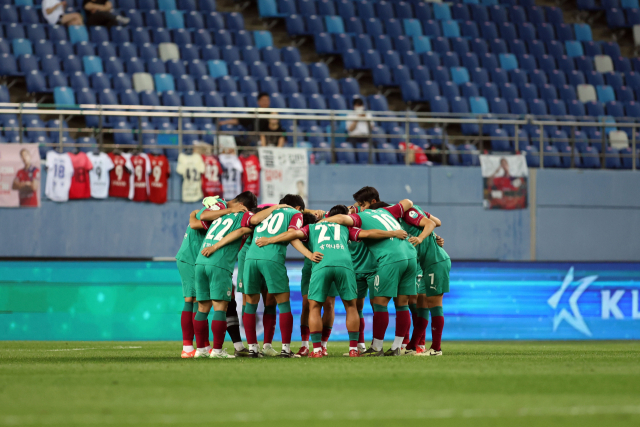 18일 김천전 후반 시작 전 파이팅