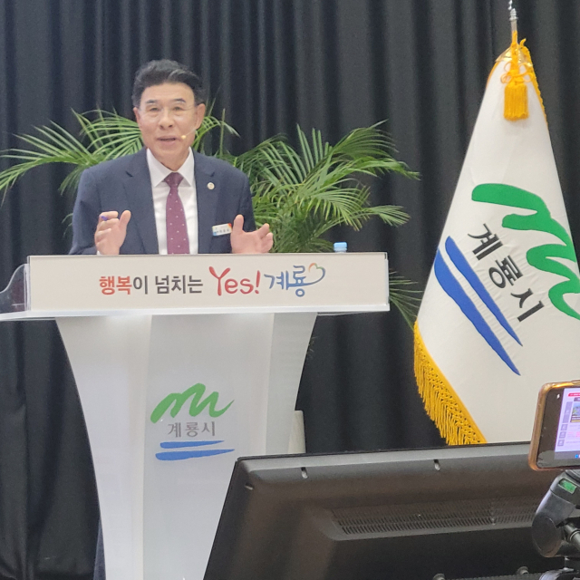 ▲이응우 계룡시장 기자회견 모습. 사진=김흥준 기자