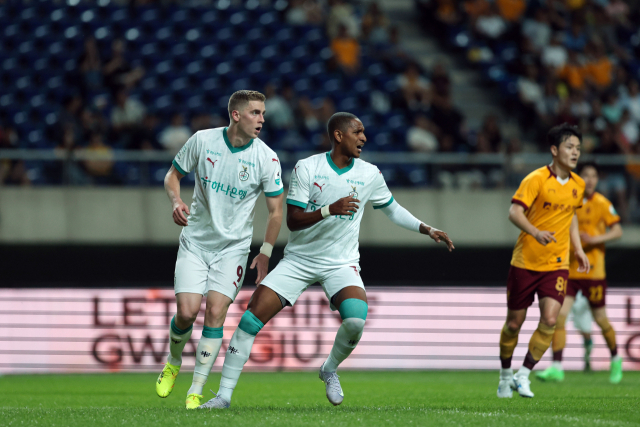 구텍과 에르난데스 대전하나시티즌 선수. 대전하나 제공