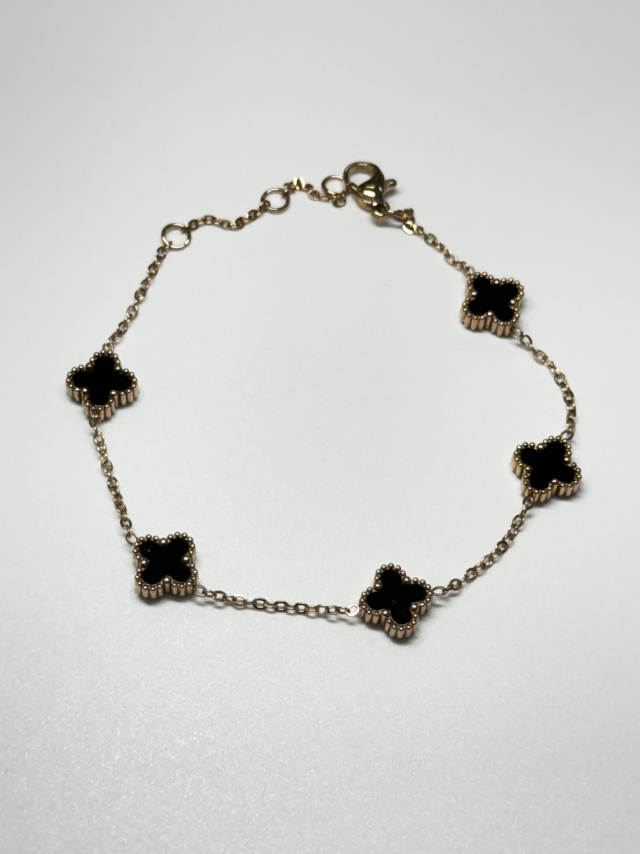 특허청 상표특별사법경찰이 부산의 대형 액세서리 매장으로부터 압수한 위조 상품. 특허청 제공