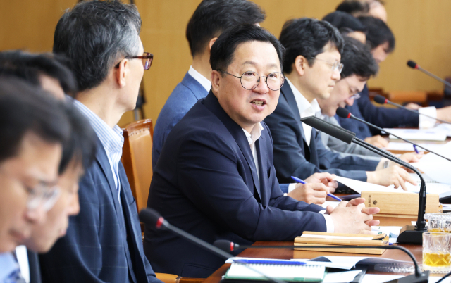 이장우 대전시장은 1일 주재한 확대간부회의에서 대전의 전략 산업 육성과 그에 따른 공공벤처 캐피탈 지원의 필요성을 역설했다. 대전시 제공
