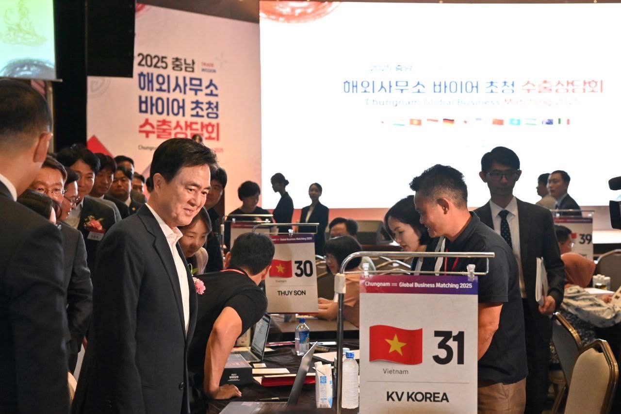 충남도 해외 바이어 초청 수출상담회[김태흠 충남지사 페이스북 캡처. 재판매 및 DB 금지]