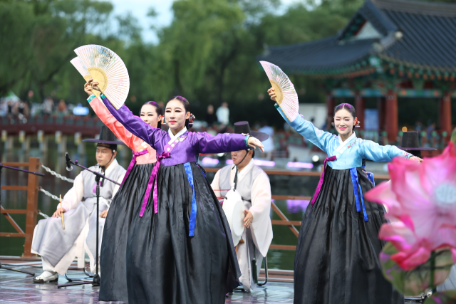 부여서동연꽃축제 부여군제공