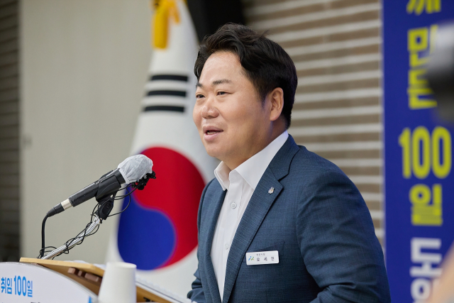 오세현 시장이 3일 아산시청 브리핑실에서 ‘취임 100일 기자회견’에서 발언하고 있다. 아산시 제공.