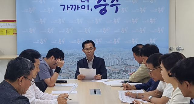 ▲ 변근세 (가운데)복지국장이 ‘청춘 떳다방’ 운영 계획을 설명하고 있는 모습이다.사진=김의상 기자