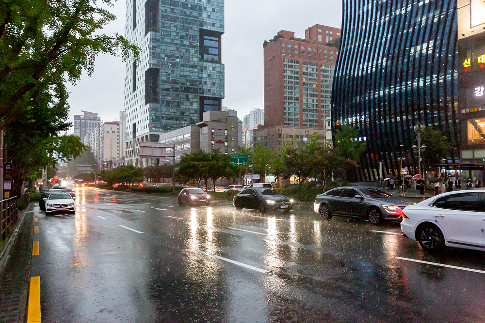 빗길. 클립아트 코리아 제공.