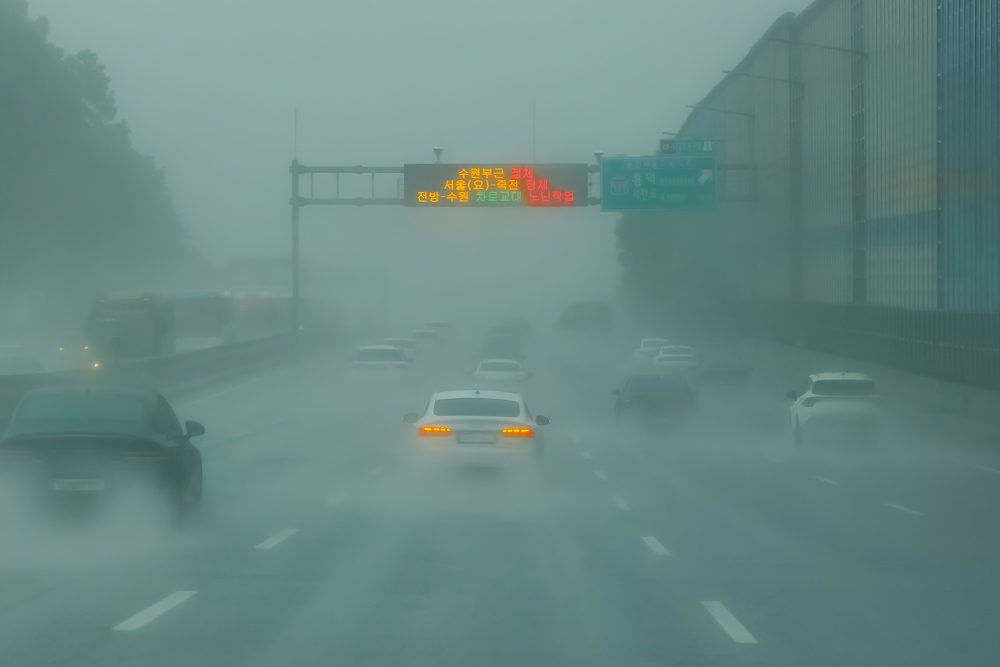 빗길. 클립아트 코리아 제공.