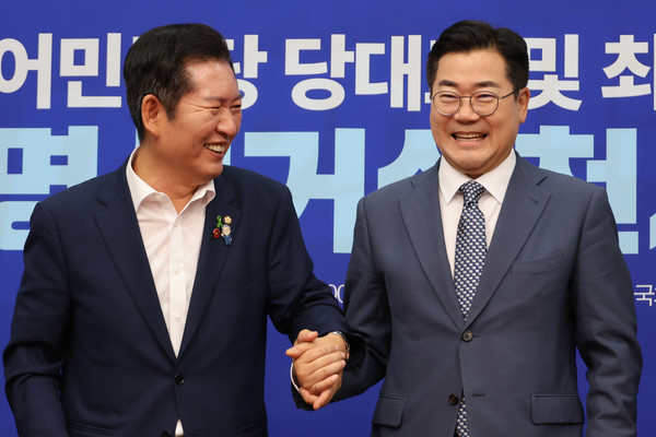 더불어민주당 당 대표 후보 정청래·박찬대 의원. 사진=연합뉴스 제공