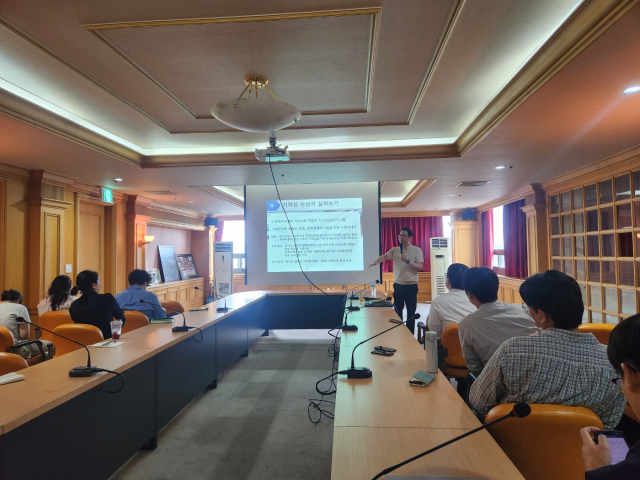 이호준 경기일보 경제부장이 18일 충청투데이 대전본사에서 '지역신문 특종발굴 노하우' 교육을 진행하고 있다. 사진=김지현 기자