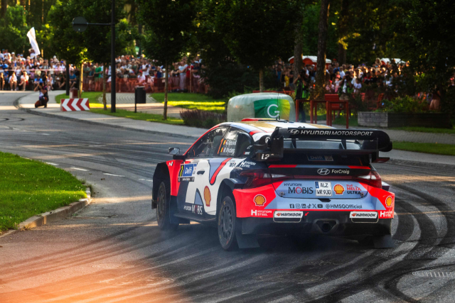 ㈜한국타이어앤테크놀로지(이하 한국타이어)가 레이싱 타이어를 독점 공급하는 국제자동차연맹(FIA) 주관 세계 최정상급 모터스포츠 대회 ‘2025 월드 랠리 챔피언십’의 8라운드가 지난 20일(현지시간) 에스토니아 타르투(Tartu)와 남부지역 일대에서 성황리에 마무리됐다고 22일 밝혔다. 한국타이어 제공