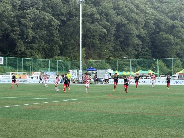 23일 대전 중구 안영생활체육시설단지 내 축구장에서 ‘2025 일류 경제도시 대전 유소년 축구 페스티벌’이 진행되고 있다. 사진=김세영 기자