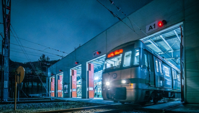 대전교통공사는 도시철도를 0시축제기간인 오는 8일부터 9일간 매일 36회 증편하고, 새벽 1시(중앙로역 기준)까지 연장운행 한다. 공사 도시철도 판암차량기지 출발 모습. 대전교통공사 제공