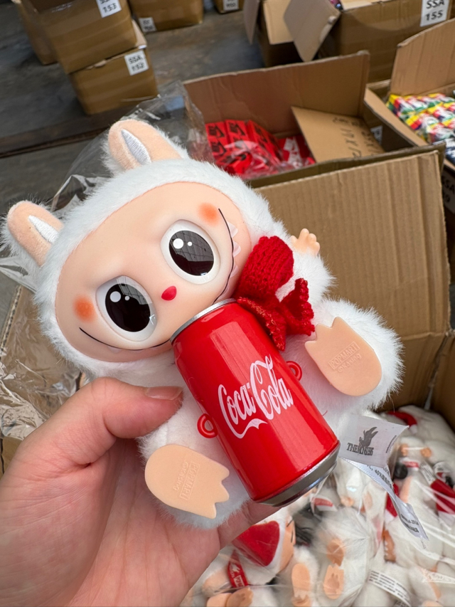 관세청이 적발한 중국 유명 캐릭터인형 '라부부(labubu)'의 위조 상품. 관세청 제공