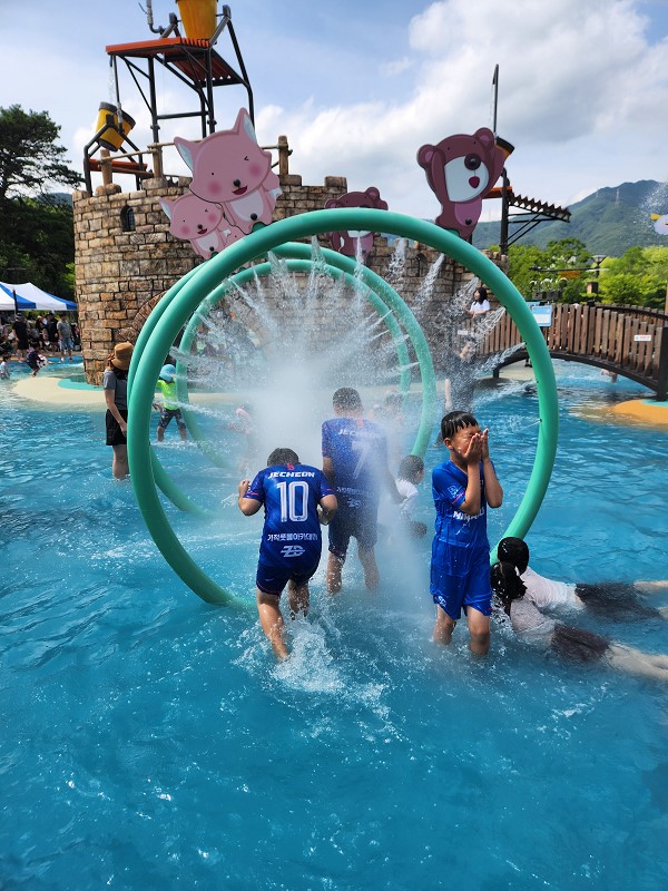 제천 의림지 수리공원 물놀이장. 제천시 제공