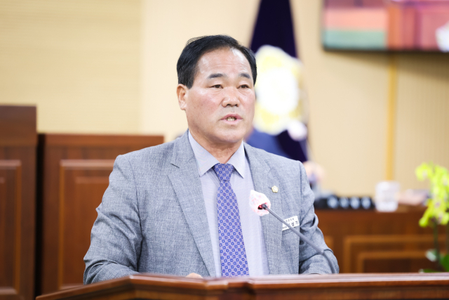 임상기 부의장이 제314회 청양군의회 제1차 본회의에서 5분 발언을 하고 있다.