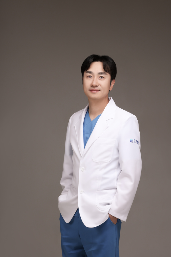 ▲ 박 영 철 더젠병원 관절센터 원장