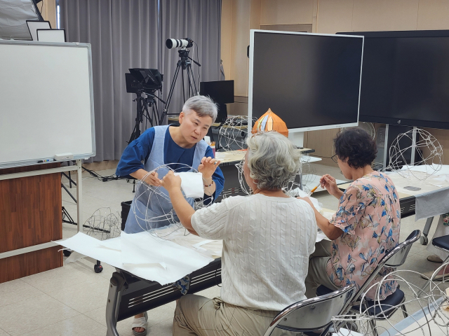 부여 10품 활용 한지등 콘텐츠 제작 교육 부여군제공